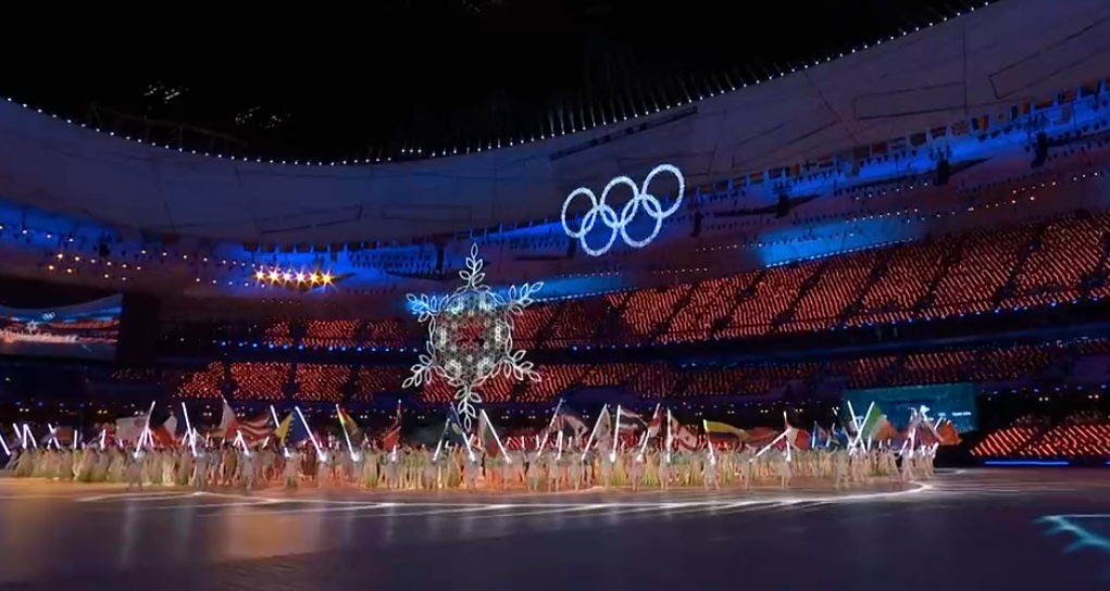 北京奥运会闭幕式歌曲现场(感动！冰墩墩含泪告别，《我和你》唱响冬奥闭幕式，梦回2008)