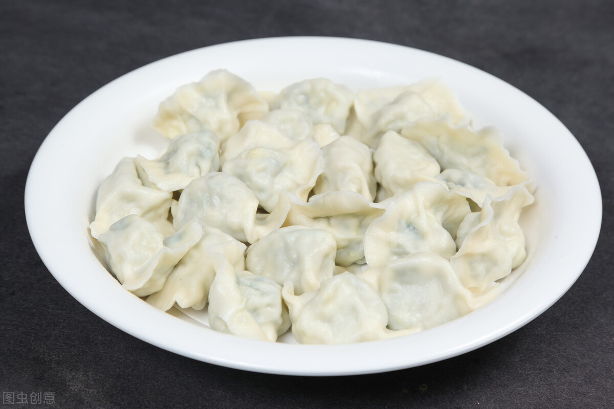 萝卜饺子好吃有诀窍，教你饺子店不外传的做法，鲜美多汁，没怪味