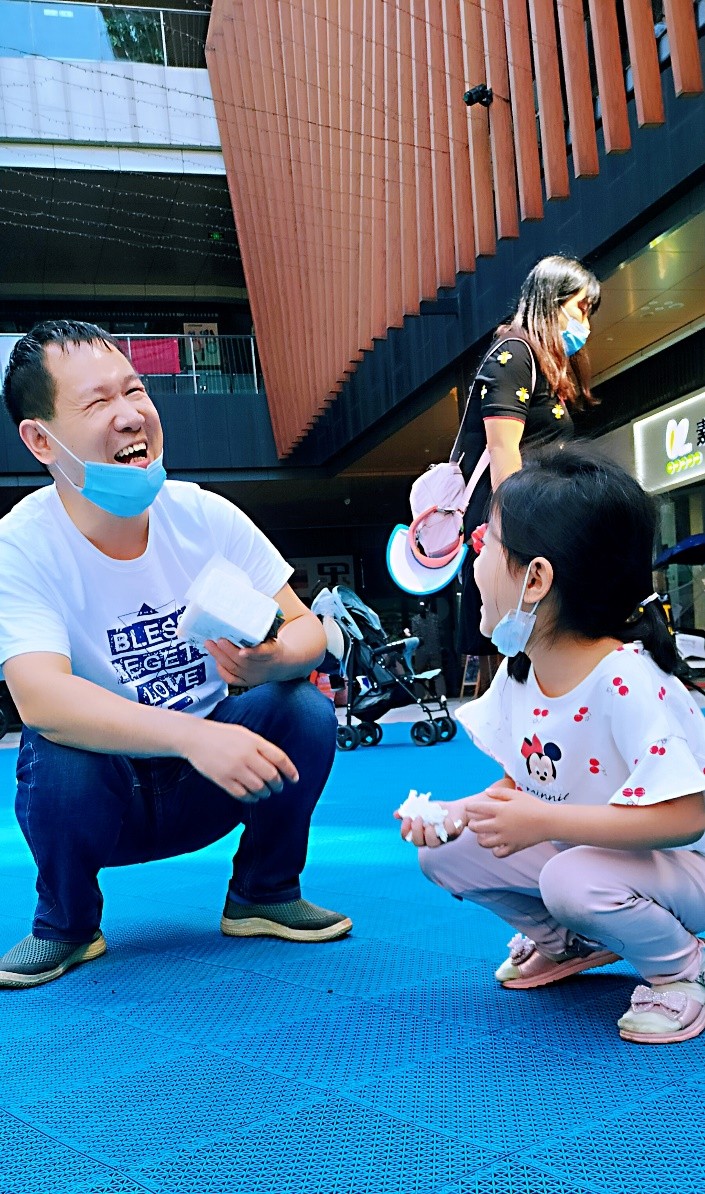 成都市郫都区犀浦街道龙梓社区传统式亲子运动会侧记