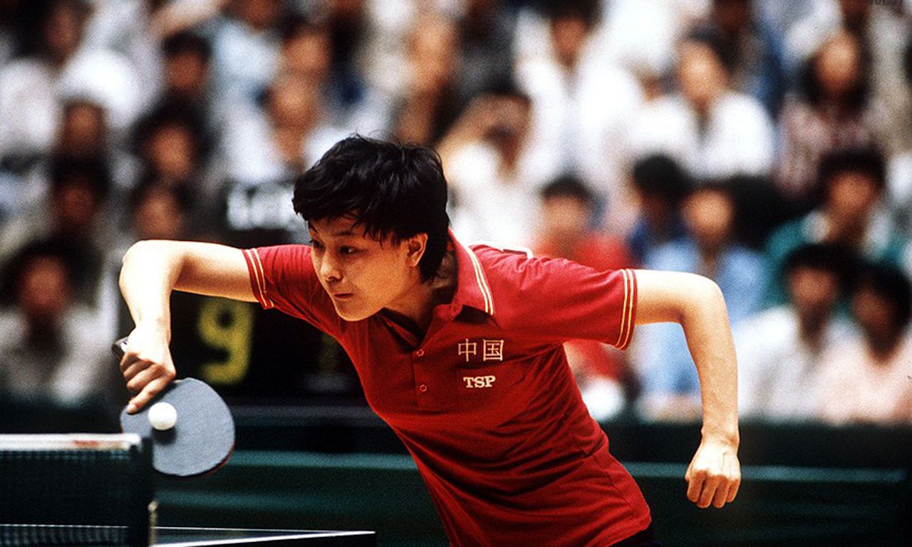 何智丽是哪届奥运会出名的(28年前，加入日本国籍的何智丽，击败邓亚萍，振臂高呼“吆西”)