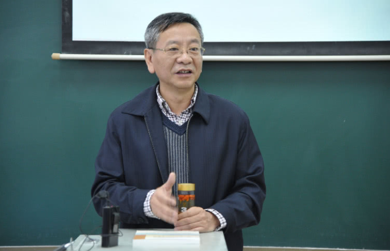 清华教授工资单被曝光，真实薪资引网友热议，感觉被骗得好惨