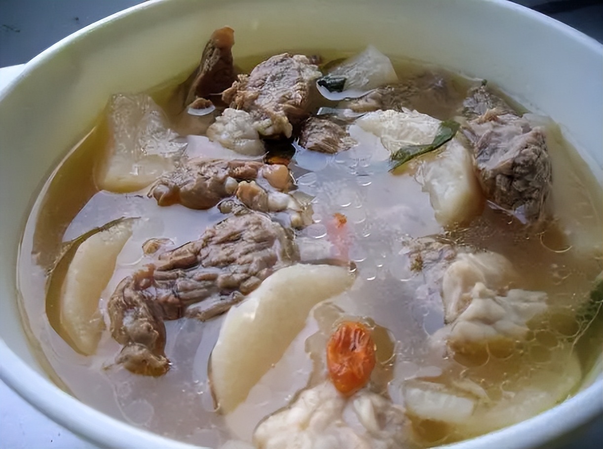 萝卜排骨汤的功效（排骨萝卜汤的营养功效）
