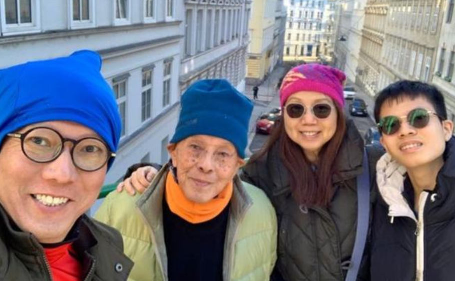 演员杨英伟全家移居国外半年，92岁老父难忍严寒，透露准备回国