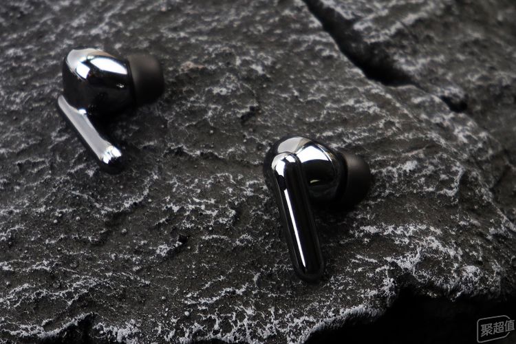 音质出众还有创新测温亮点的真无线蓝牙耳机——荣耀Earbuds 3 Pro