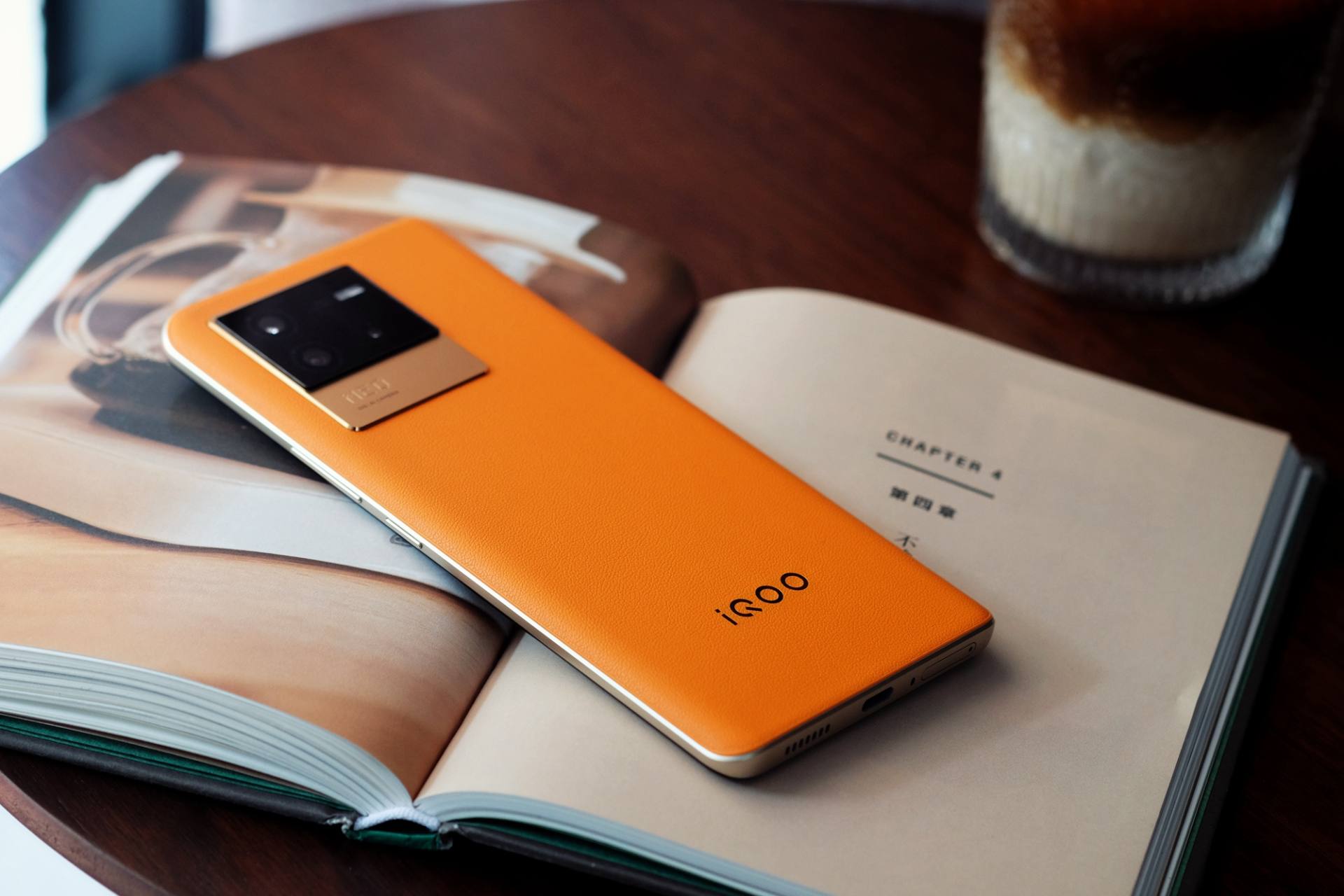 iQOO Neo 6主观体验：一面游戏，一面文艺