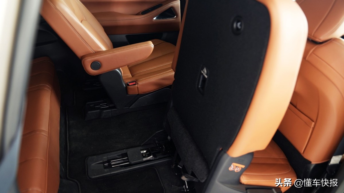 现代东方豪华，售价39.98万元起，一代英菲尼迪QX60实拍解析