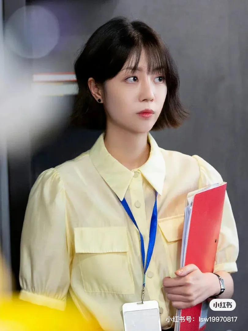 你的邻居长不大李溪芮穿搭