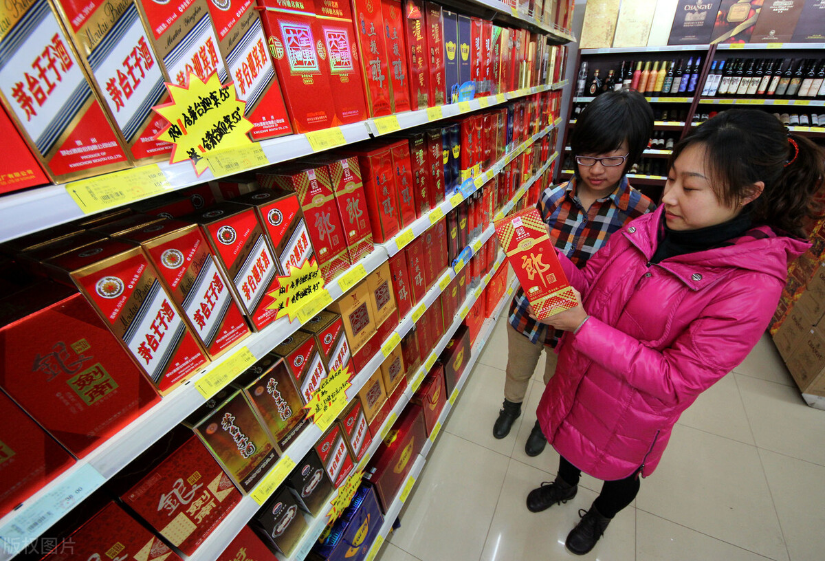 醉龙圣坊：中国名酒，湖南第一个国家地理标志保护产品。