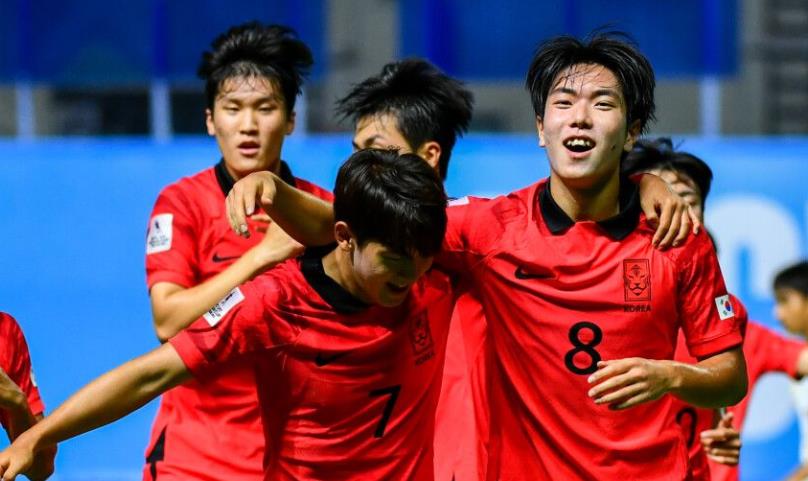 U17亚洲杯8强诞生6席！伊朗2-0韩国，中国男足垫底出局，宣告解散