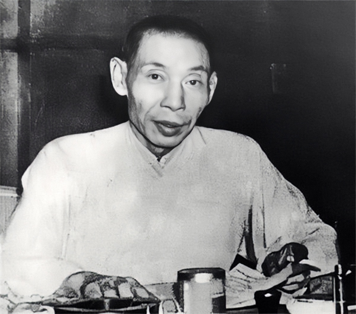 一,烂牌但是赌圣杜月笙 ,1888 年 8 月 22 日出生于江苏川沙(今属上海