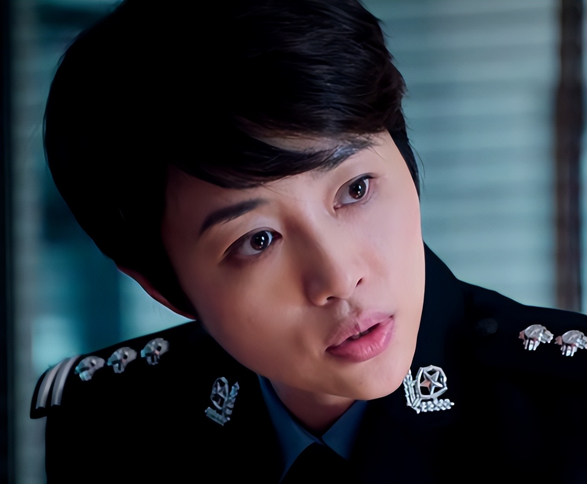 《庭外》张龄心又美又飒，万茜惊鸿一瞥，这个反派也很美很出彩