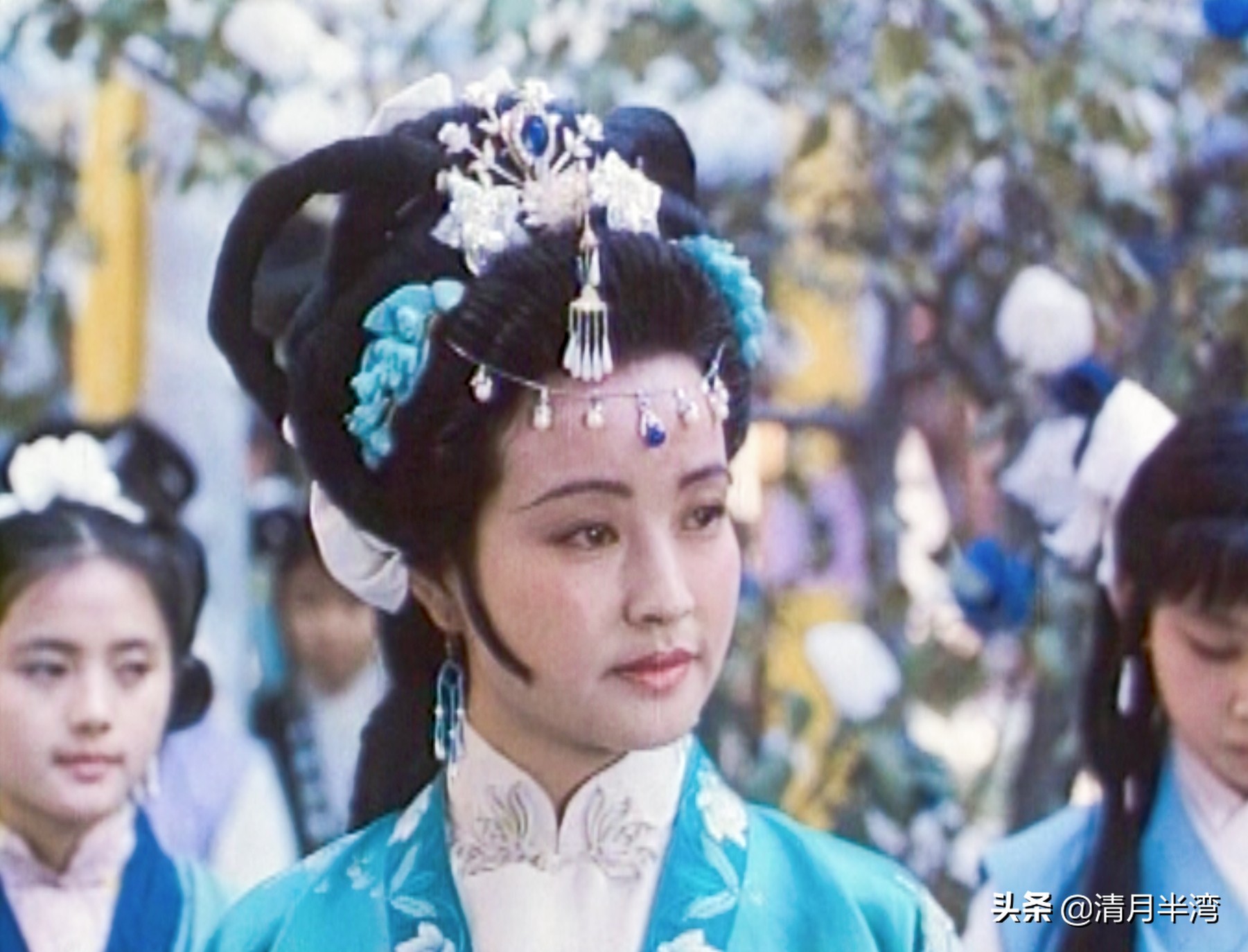 北影版《红楼梦》40位美人集锦，耐看不撞脸，打酱油的都惊鸿一瞥