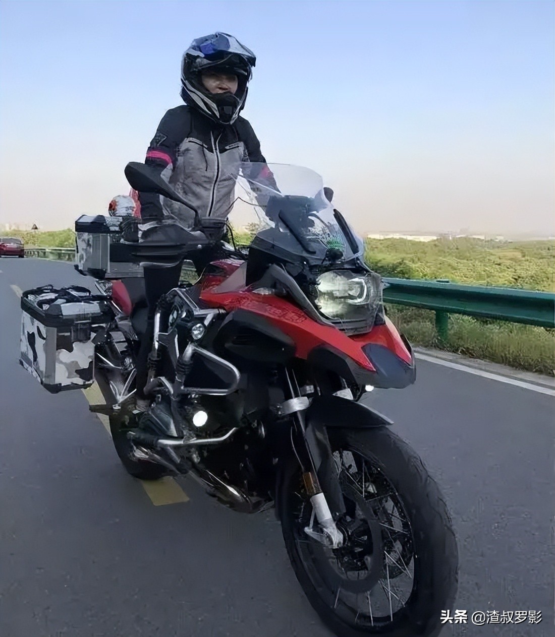 2019年单亲妈妈，从南京骑车出发，穿越25国只为去欧洲看女儿