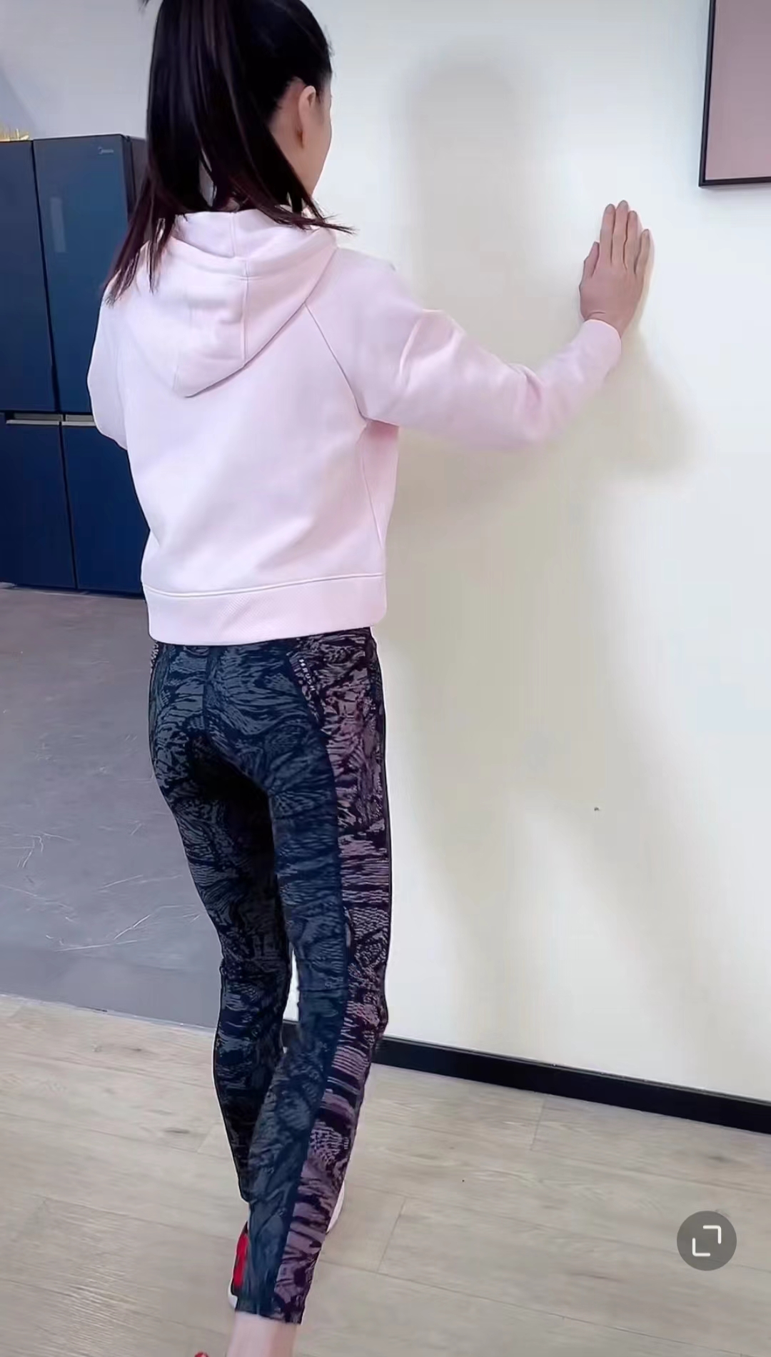 女明星内卷：女明星们纷纷晒出健身照，身材简直一个赛一个的辣图片