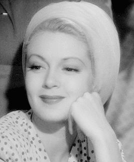 漂亮女孩儿梦想拥有1个丈夫7个孩子，结果却与梦想截然相反