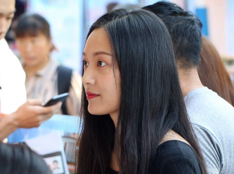 00后简历有多“野”？“谷爱凌朋友”成亮点，这种简历能看一天