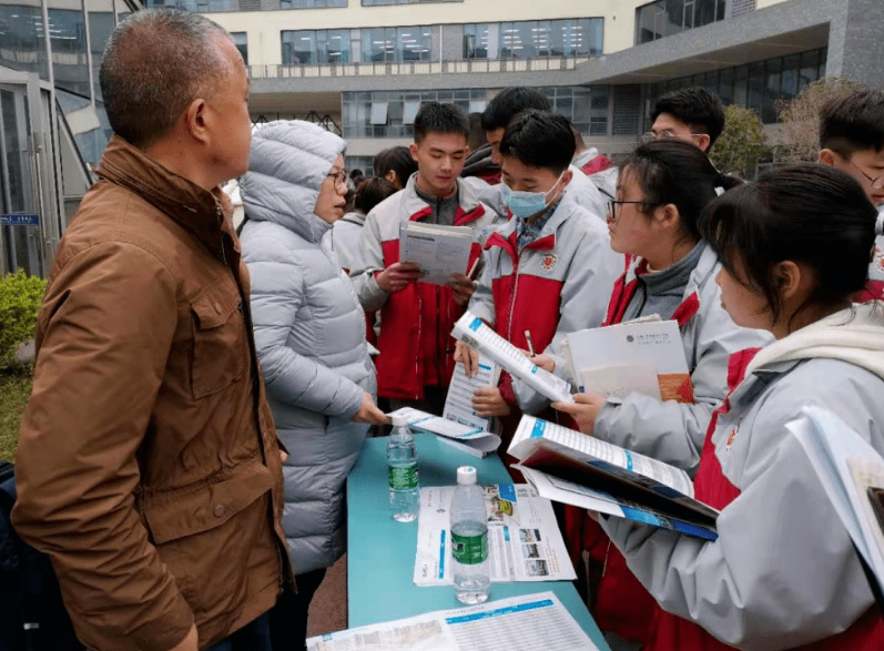 高三学生走“单招”是什么意思？单招和高考区别在哪，考生要清楚