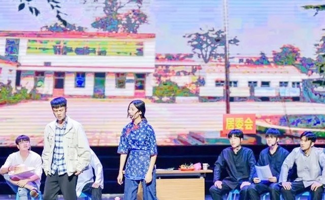 不靠颜值靠实力的三胞胎兄弟，原来学舞蹈，现在成了军营男子汉