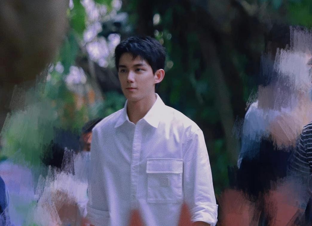 穿“白衬衫”的10位男星，个个“白衣胜雪”，气质干净