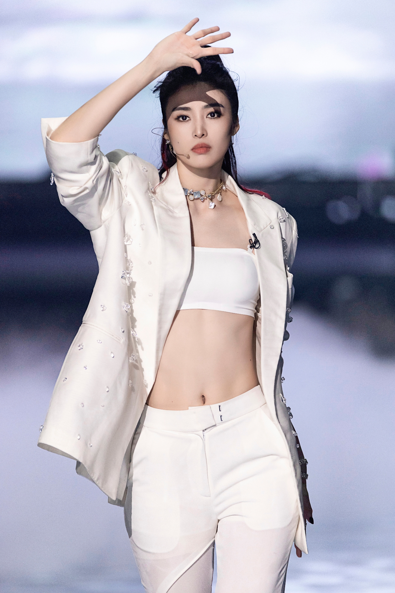 浪姐4《男人装》封面谁最性感?瞿颖,贾静雯,秋瓷炫大秀好身材