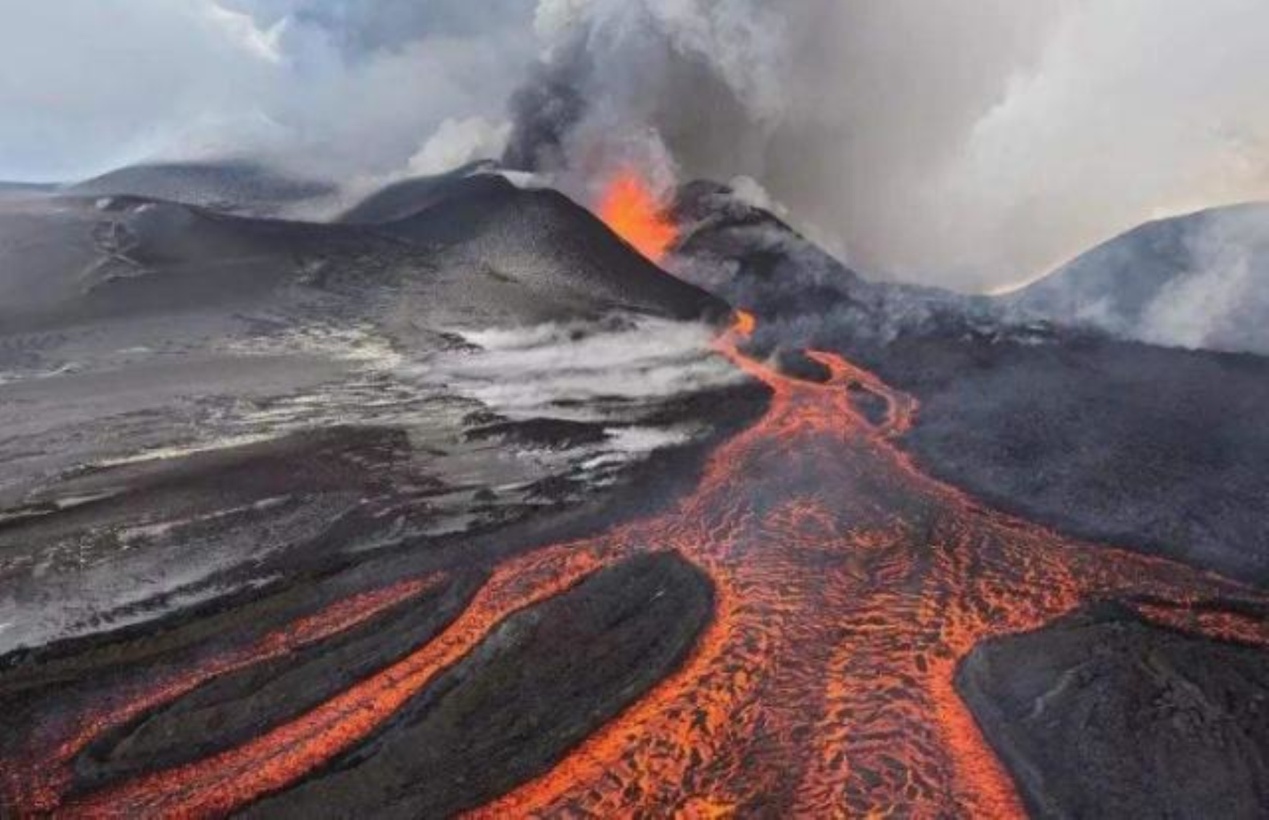 美国频繁发生灾害，是黄石火山喷发？人类史无前例的灾难