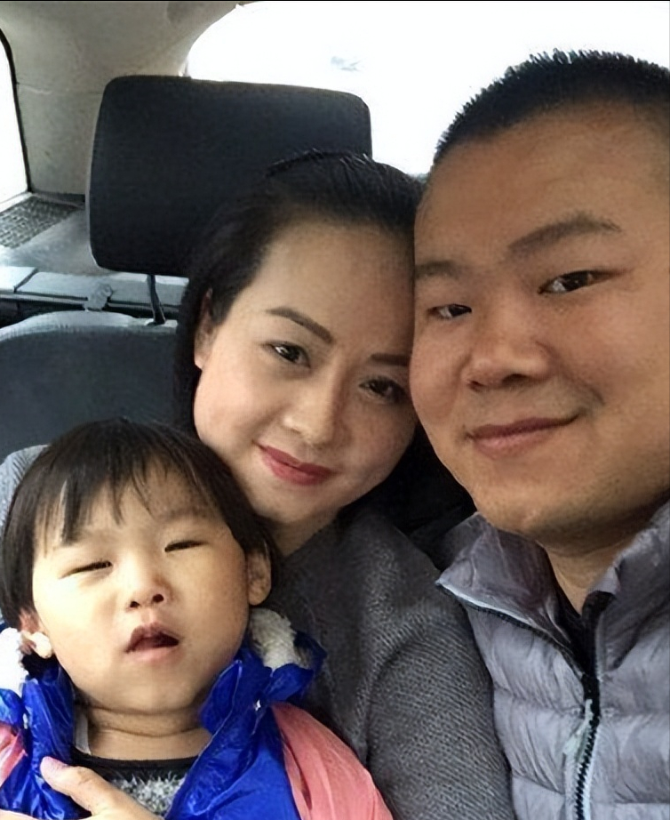 岳云鹏妻子郑敏:对待公婆如亲生父母,因爱支持老公为5个姐姐买房