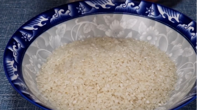 用碗蒸米饭怎么蒸（蒸米饭粒粒分明有嚼劲好吃诀窍分享）