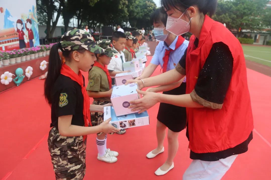 四川天府新区合江小学热烈庆祝“六一”国际儿童节