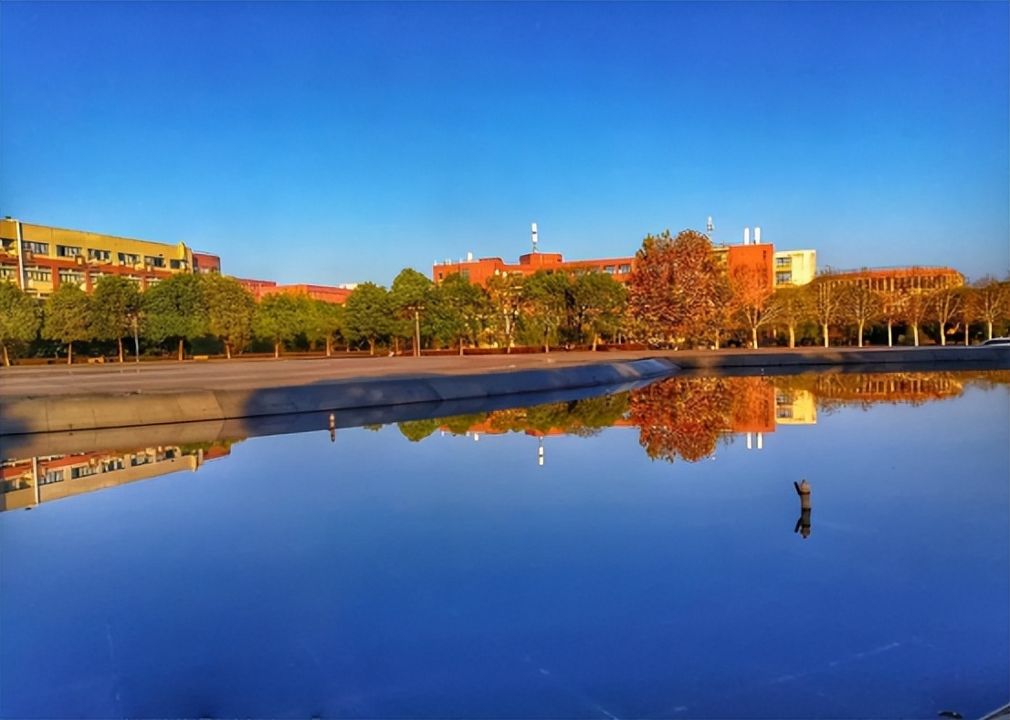 湖北超强学霸团：9人考上研究生，多人入职名企，年薪达20万