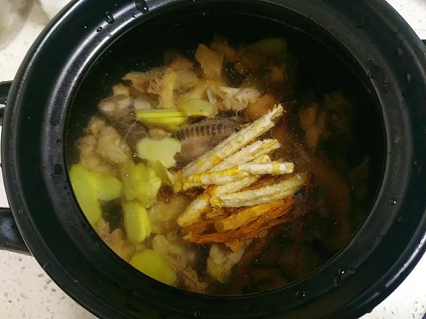 藥膳雞,
