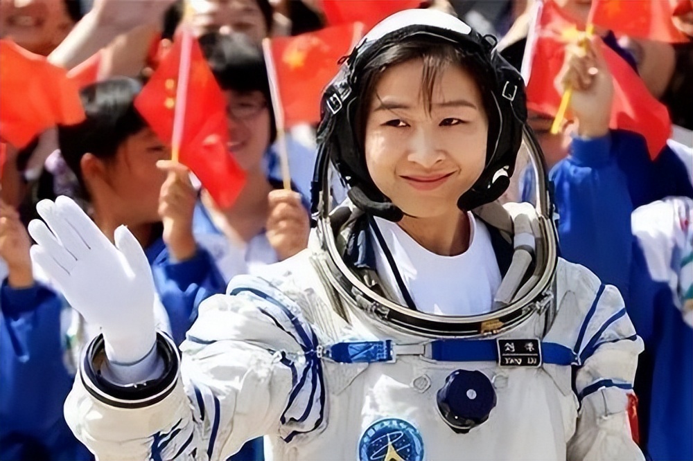 女宇航员在太空上怎么保护隐私？如何满足其他生活需求？答案来了