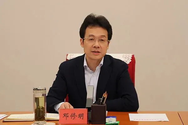 江苏大学法学院（江苏新一任政法委书记就位）