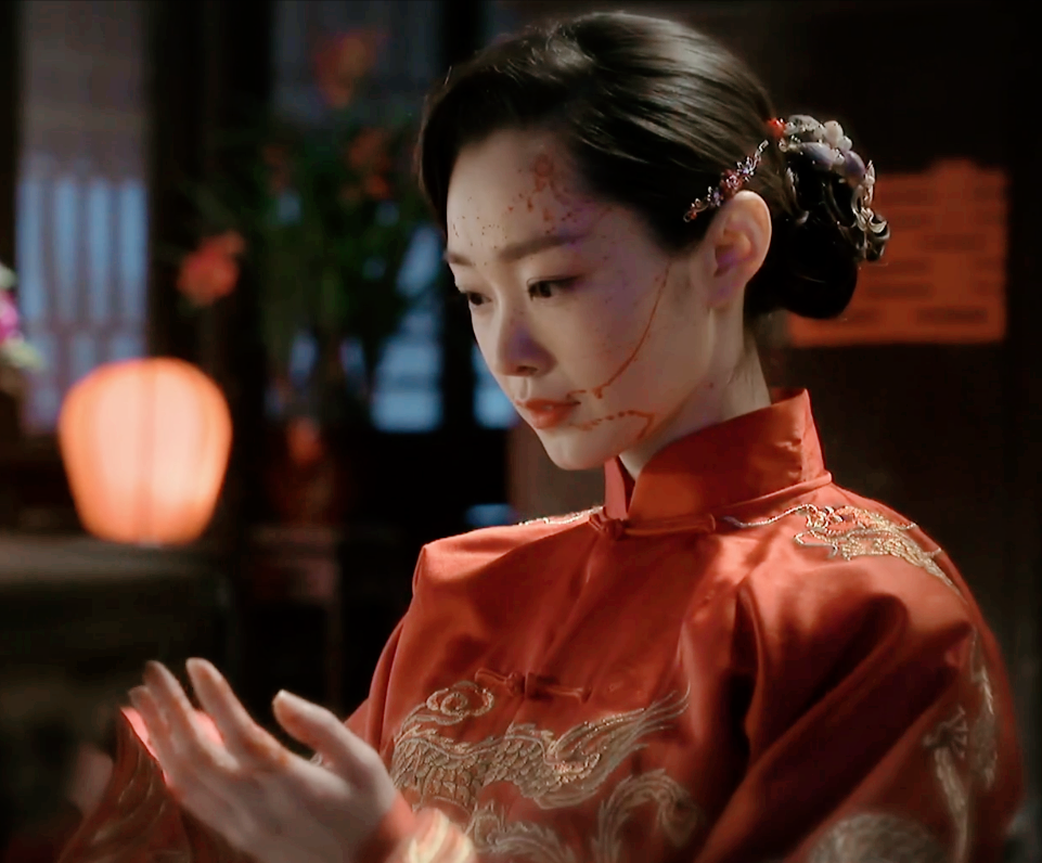 的时候,他对于曼丽的这段身世只有同情和心疼,毕竟她的过去和自己无关