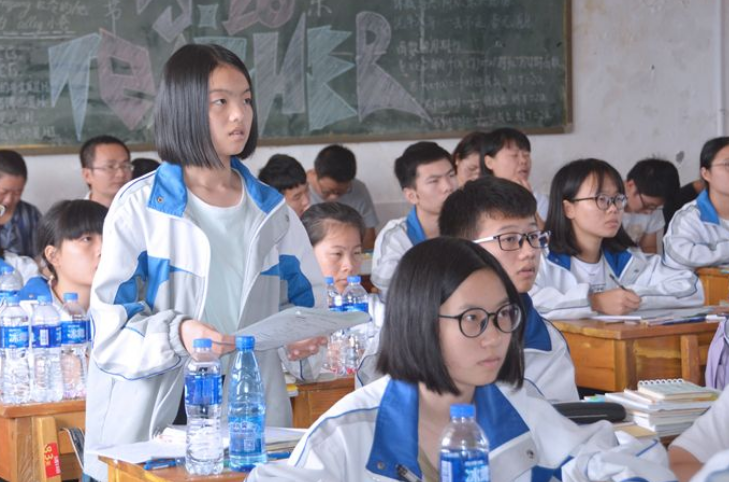 热衷于搞社团的雅礼中学，共有78人考进清北，和衡中形成鲜明对比