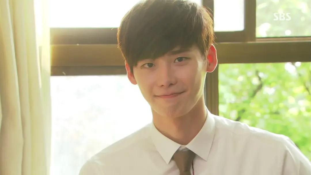 拥有韩剧半壁江山的李钟硕，微微一笑吸引万千少女