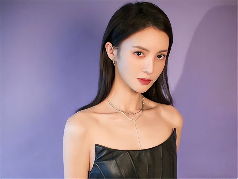 颜值不足脖子凑！这8位女星的天鹅颈太优越，气质一下就出来了