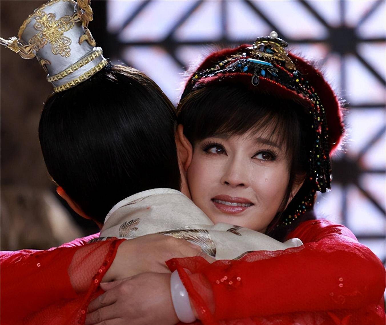 中生代女明星现状:在演妈的年纪,强行扮嫩,不知羞?