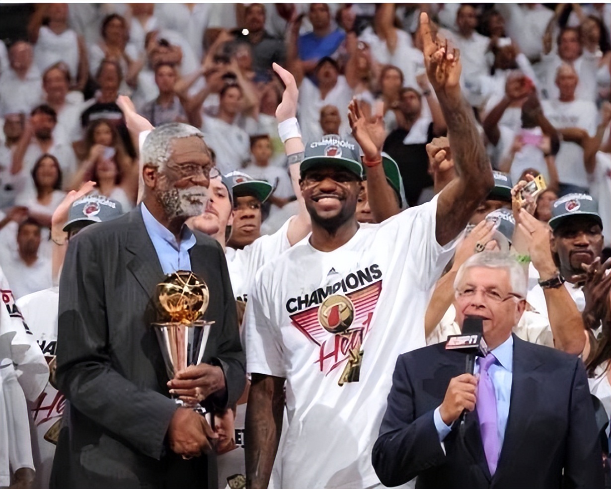 nba为什么都是拉塞尔颁奖（拉塞尔给6人颁发11个FMVP奖杯，都是谁？库里遗憾）