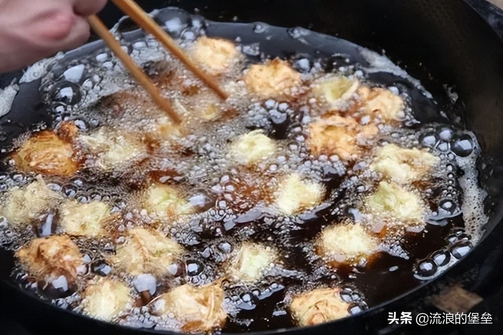 步骤用料详细(“章鱼小丸子”的正确做法，步骤、用料详细，不用模具就能做)