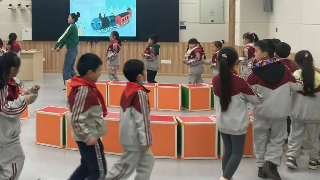 美在附小——记天府新区新兴中学附属小学开展第一届艺术节