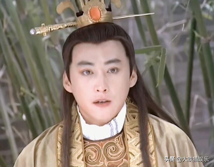 年轻时玉树临风，中年颜值垮了一地，这7位男神亲手砸了童年滤镜