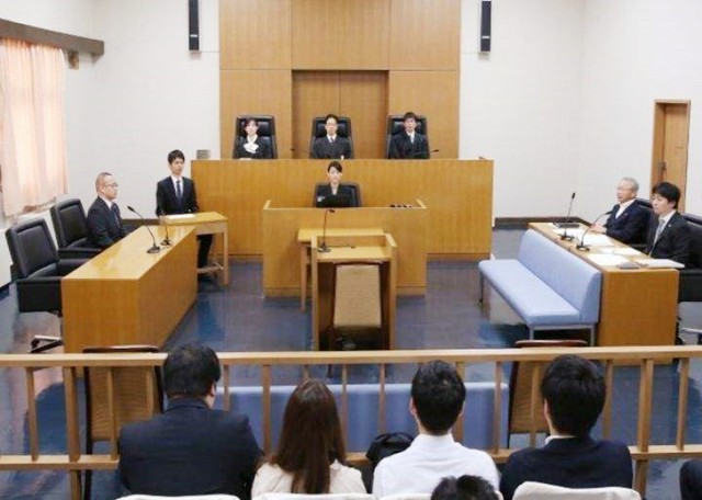 日本男子迫害老师，为躲避警察亲自整容，被捕后出书赚千万版税