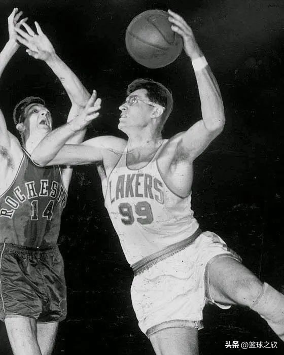 有哪些球星當過nba第1人（NBA75大之喬治-麥肯 1：聯盟第一只山羊，50大時評為第一）