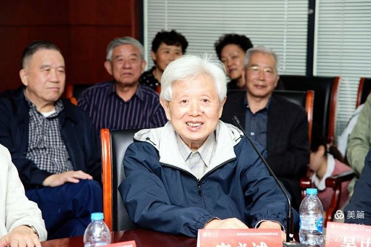 2018-10，半个世纪重聚首：复旦大学0163毕业50周年庆典重放