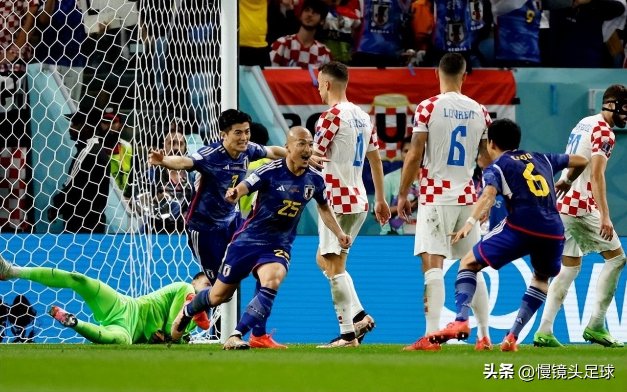 世界杯日本為什么下跪（反差！日本隊罰丟3個點球，球員跪地，情緒沮喪，對手瘋狂慶祝）