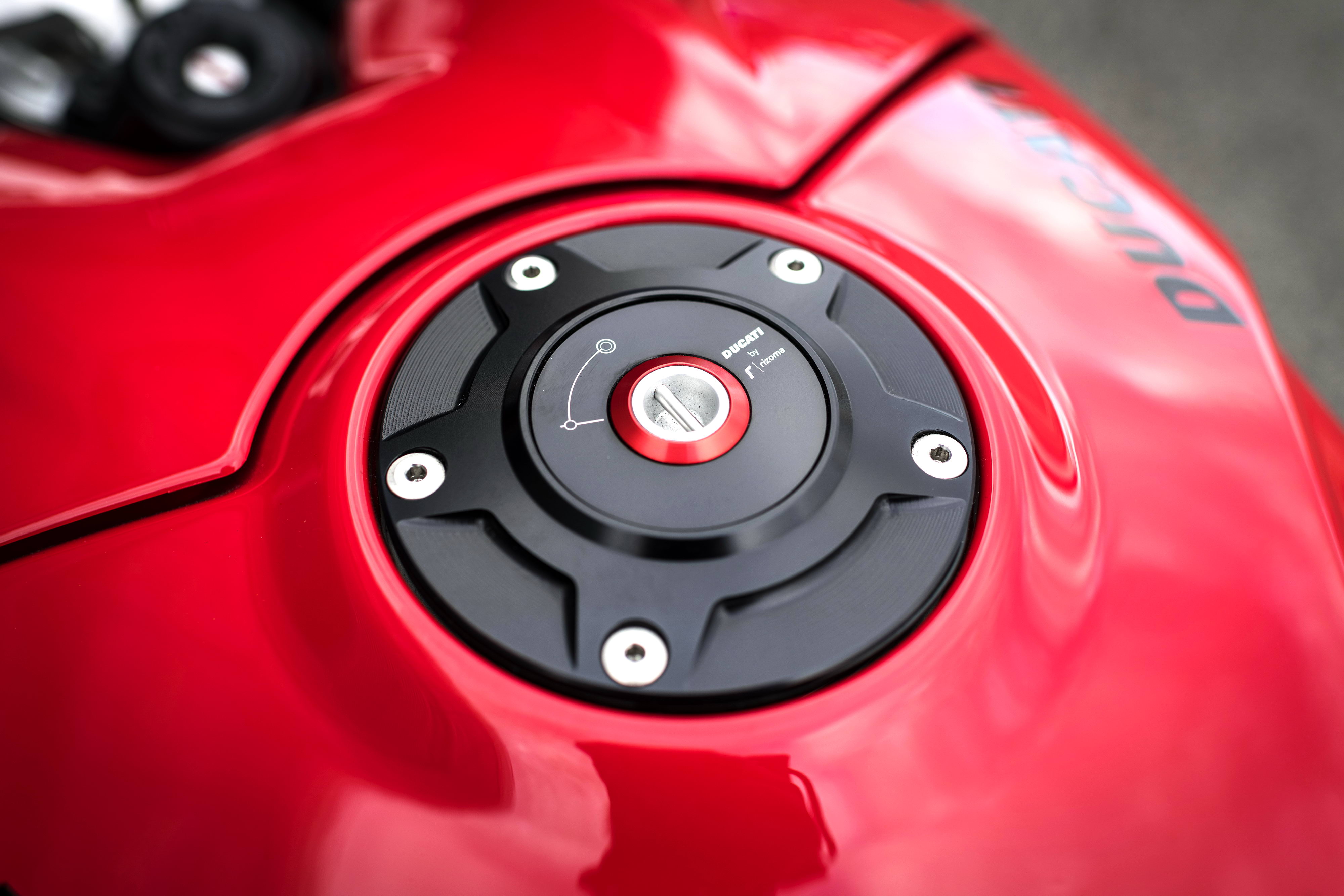 真实赛车数据包(换装赛车套件的杜卡迪 2022 Panigale V4/V4 S Performance)