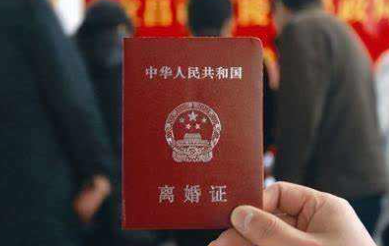 2012年，湖南38岁女教师追求65岁环卫工：除了你，别人都是将就