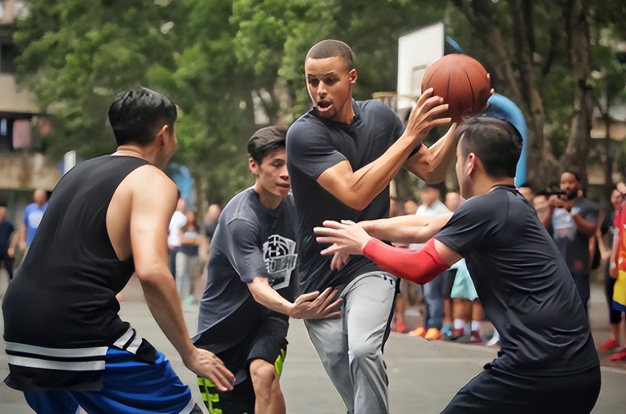 nba杜兰特图片(当你看了杜兰特的手 姚明的大腿，你就知道普通人打不了NBA)