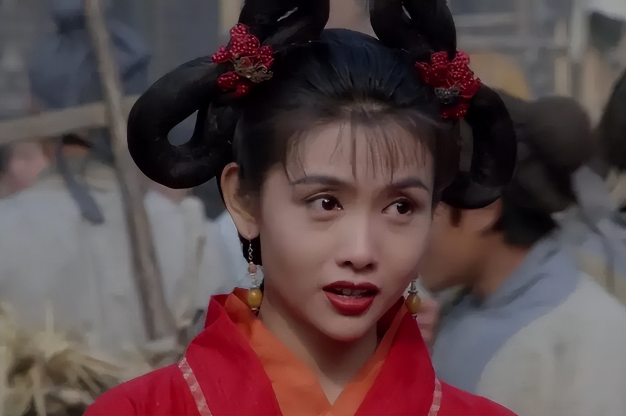 小昭不是谁都能演，她风华绝代，她像横店市场拉来的临时工