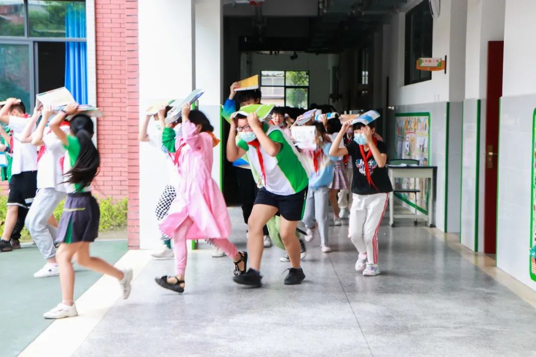 防灾减灾 彭小在行动丨彭镇小学开展防灾减灾地震应急疏散演练